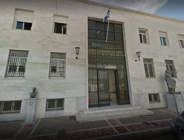 Αμαλιάδα: Ποινή φυλάκισης 3,5 ετών στον 77χρονο που βίαζε σκυλιά δημόσια
